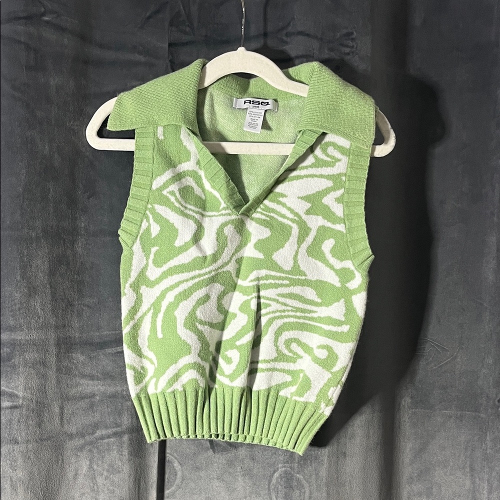 Tilly's Green and White V-Neck Sweater Vest